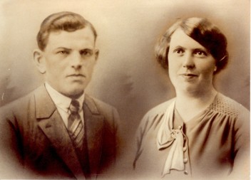 Jongeneelen, Adrianus 02.10.1904 & Johanna van Nijnatten