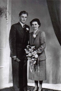 Weegen, Anna M. van der 10.02.1931 & G. van Meel (trouwfoto)