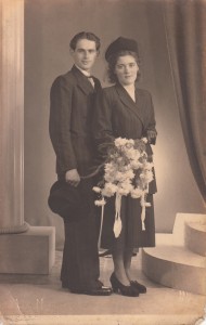 Weegen, Marinus van der & Dingena Mangelaars (trouwfoto 1948)