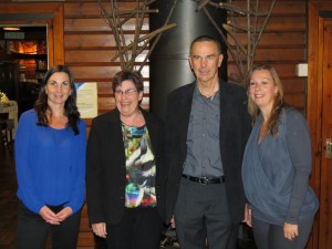 Weegen, Piet van der met Trudie, Natasja en Ingrid